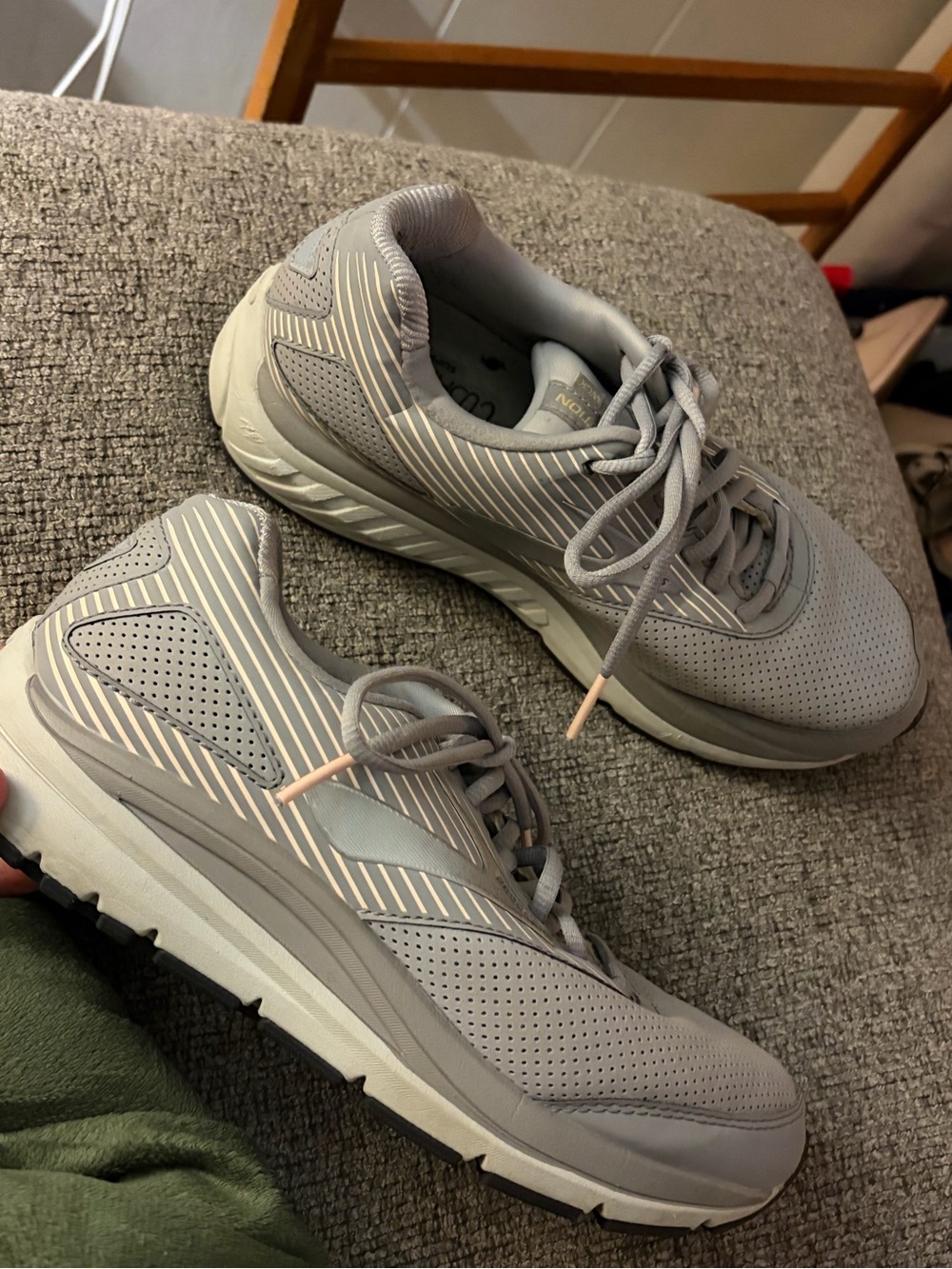 Brooks Women's Gray Athletic Sneakers with Subtle Stripe Accents